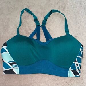 Brooks sport bra size 30C